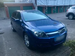 Blau Gebraucht 2005 Opel Astra Kombi | 1.490 € (Fairer Preis)