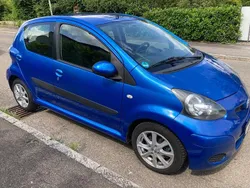 Blau Gebraucht 2010 Toyota Aygo Kleinwagen | 3.899 € (Fairer Preis)