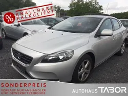 Bright silver metallic / metal Gebraucht 2015 Volvo V40 Linje You! Kombi | 12.485 € (Fairer Preis)