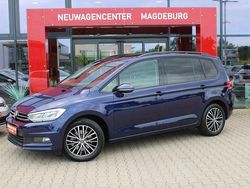 Atlantik blue metallic Gebraucht 2024 VW Touran Comfortline Van / Kleinbus | 35.690 € (Etwas zu teuer)