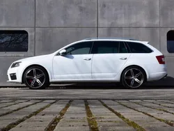 Weiß Gebraucht 2015 Skoda Octavia RS Kombi | 28.640 €