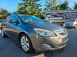 Grau Gebraucht 2012 Opel Astra Innovation Limousine | 2.800 € (Guter Preis)