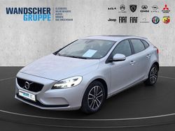 Silberschwarz Gebraucht 2018 Volvo V40 Momentum Kombi | 14.990 € (Fairer Preis)