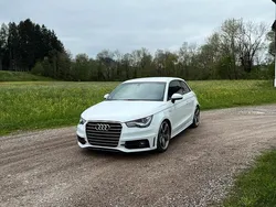 Weiß Gebraucht 2012 Audi A1 Comfort Kleinwagen | 8.899 € (Etwas zu teuer)