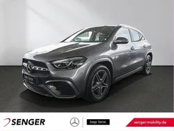 Grau Gebraucht 2024 Mercedes GLA200 AMG line SUV | 39.970 € (Fairer Preis)