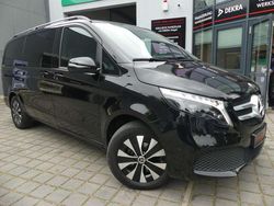 Obsidianschwarz Gebraucht 2024 Mercedes V300 Avantgarde Van / Kleinbus | 64.800 €