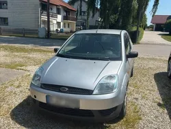 Silber Gebraucht 2004 Ford Fiesta Kleinwagen | 1.500 €