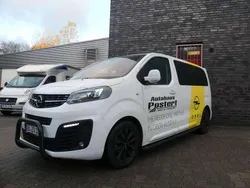 Jade weiss Gebraucht 2020 Opel Zafira Life Van | 47.950 €