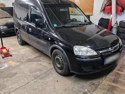 Schwarz Gebraucht 2010 Opel Combo Van / Kleinbus | 3.500 € (Teuer)