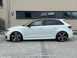 Weiß Gebraucht 2015 Audi RS3 Sportback Ambiente Kleinwagen | 40.900 € (Teuer)