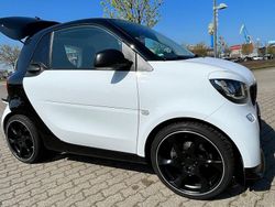 Weiß Gebraucht 2017 Smart ForTwo Coupé Brabus Coupé | 13.399 € (Guter Preis)