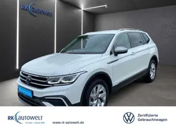 Weiss Gebraucht 2023 VW Tiguan Allspace Life SUV | 37.990 € (Etwas zu teuer)