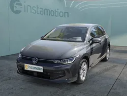 Grau Gebraucht 2024 VW Golf VIII Life Limousine | 26.240 € (Guter Preis)