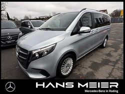 Hightechsilber Gebraucht 2024 Mercedes V220 Van / Kleinbus | 55.440 € (Teuer)