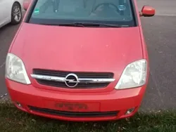 Rot Gebraucht 2005 Opel Meriva Edition Van / Kleinbus | 1.000 € (Superpreis)