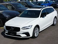 Ice white, solid / solid Gebraucht 2021 Volvo V90 R-Design Kombi | 34.888 € (Guter Preis)