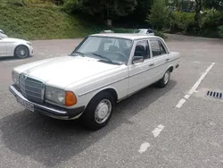 Weiß Gebraucht 1981 Mercedes 240 Limousine | 7.800 €