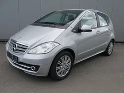 Silber Gebraucht 2011 Mercedes A200 Elegance Limousine | 8.990 € (Fairer Preis)