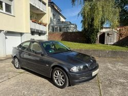 Grau Gebraucht 2001 BMW 316 Limousine | 2.000 € (Fairer Preis)