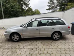 Silber Gebraucht 2002 Toyota Avensis Terra Kombi | 1.100 € (Superpreis)
