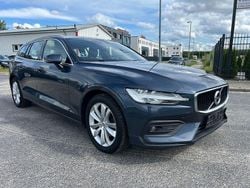 Blau Gebraucht 2021 Volvo V60 Momentum Kombi | 16.800 € (Superpreis)