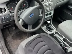Grau Gebraucht 2006 Ford Focus Limousine | 300 € (Superpreis)