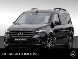 Schwarz Gebraucht 2023 Mercedes T180 Style Van / Kleinbus | 28.890 € (Teuer)