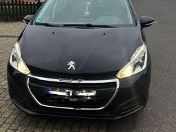Grau Gebraucht 2016 Peugeot 208 Active Kleinwagen | 4.990 € (Guter Preis)