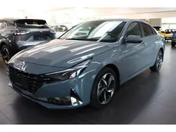 Grau Gebraucht 2022 Hyundai Elantra Limousine | 20.980 €