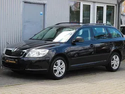 Schwarz Gebraucht 2013 Skoda Octavia Elegance Kombi | 6.980 € (Guter Preis)