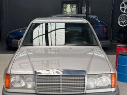 Silber Gebraucht 1988 Mercedes 200 Limousine | 3.997 €