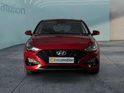Rot Gebraucht 2023 Hyundai i30 Limousine | 17.197 € (Guter Preis)