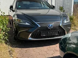 Schwarz Gebraucht 2019 Lexus ES300H Limousine | 24.500 € (Superpreis)