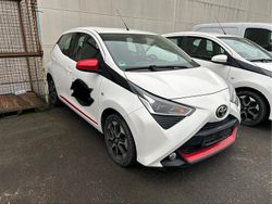 Weiß Gebraucht 2021 Toyota Aygo Team Kleinwagen | 7.990 € (Superpreis)