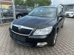 Schwarz Gebraucht 2011 Skoda Octavia Family Kombi | 4.300 € (Guter Preis)