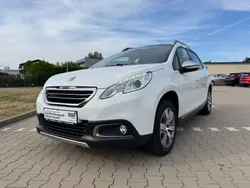 Weiß Gebraucht 2015 Peugeot 2008 Allure SUV | 7.400 € (Fairer Preis)