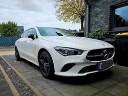 Weiß Gebraucht 2020 Mercedes CLA200 Night Kombi | 20.950 € (Fairer Preis)