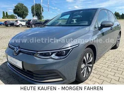 Grau Gebraucht 2023 VW Golf VIII Move Limousine | 22.990 € (Fairer Preis)