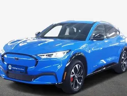Blau Gebraucht 2023 Ford Mustang Mach-E Premium SUV | 37.933 € (Guter Preis)