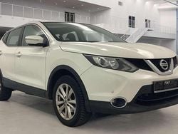 Brilliant white (m) Gebraucht 2014 Nissan Qashqai Acenta SUV | 5.900 € (Superpreis)