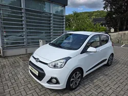 Weiß Gebraucht 2016 Hyundai i10 Passion Kleinwagen | 7.495 € (Fairer Preis)