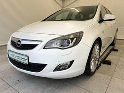 Weiß Gebraucht 2012 Opel Astra Sport Kombi | 5.860 €