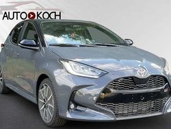 Grau Neu 2025 Toyota Yaris Hybrid Sport Limousine | 31.940 € (Etwas zu teuer)