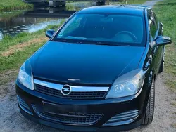 Schwarz Gebraucht 2009 Opel Astra GTC Edition Limousine | 2.400 € (Guter Preis)