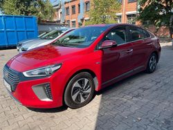 Rot Gebraucht 2018 Hyundai Ioniq Sport Kleinwagen | 14.200 € (Etwas zu teuer)