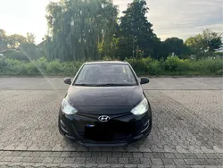 Schwarz Gebraucht 2013 Hyundai i20 Kleinwagen | 4.200 € (Etwas zu teuer)