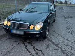 Grün Gebraucht 2002 Mercedes E220 Limousine | 1.680 € (Guter Preis)