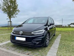 Schwarz Gebraucht 2018 VW Touran Highline Van / Kleinbus | 19.450 € (Fairer Preis)