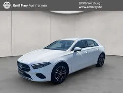Weiß Gebraucht 2024 Mercedes A180 Advanced Limousine | 28.250 € (Fairer Preis)