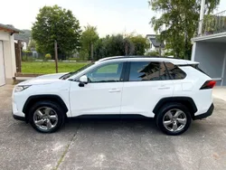 Weiß Gebraucht 2020 Toyota RAV4 Hybrid Team SUV | 28.000 € (Superpreis)